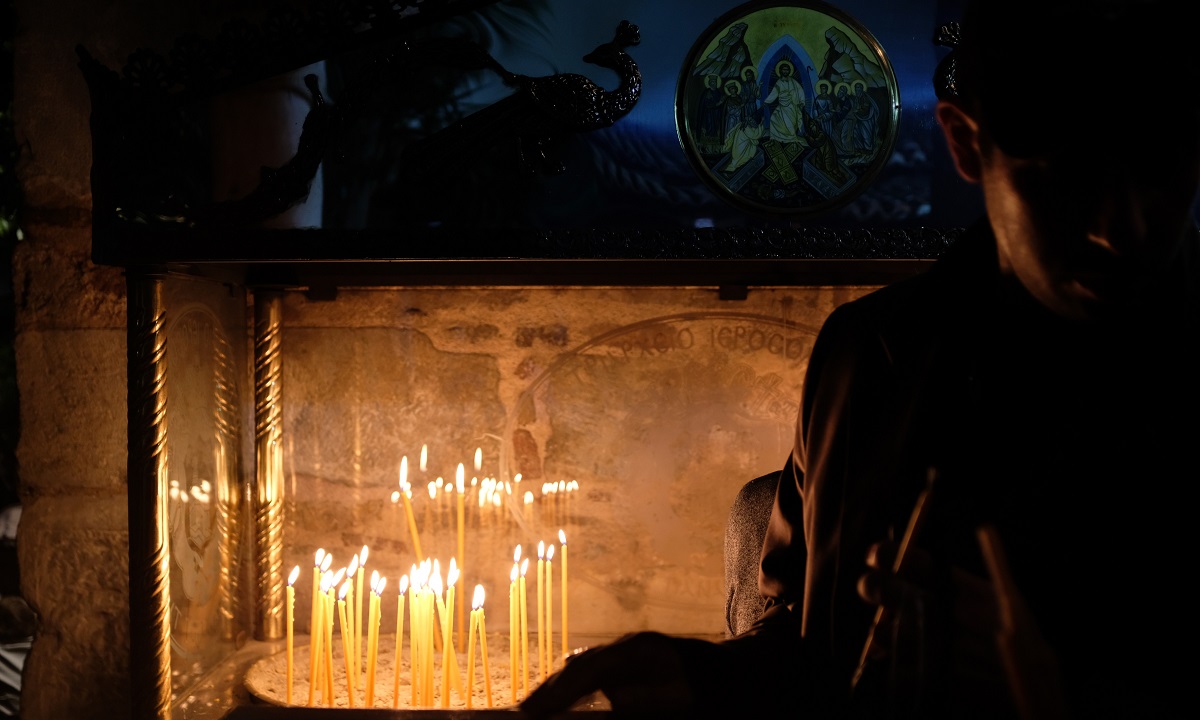 Μεγάλη Δευτέρα: Ζωντανά η Ακολουθία του Νυμφίου από το Φανάρι (vid)