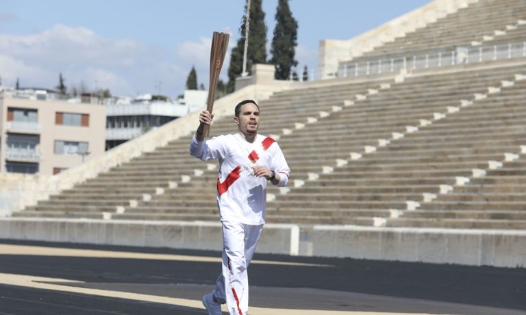 Λευτέρης Πετρούνιας: Αγκαλιά με την πρόκριση στους Ολυμπιακούς!