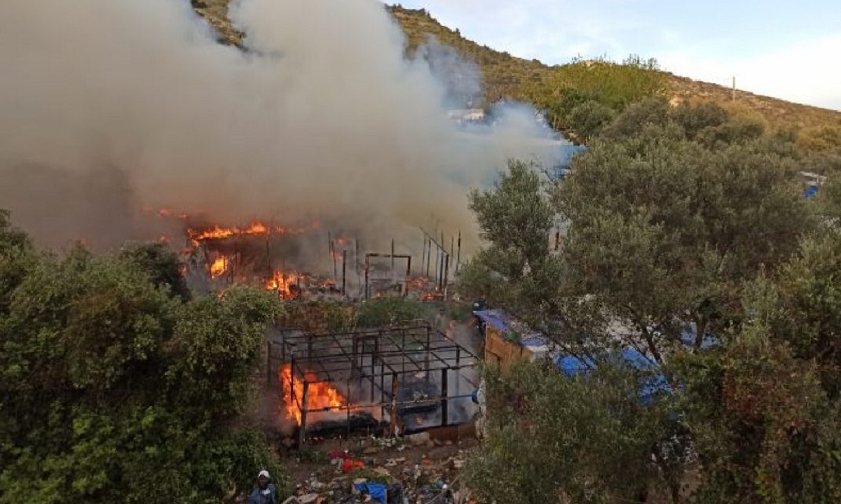 Σάμος: Μεγάλη φωτιά στο κέντρο μεταναστών