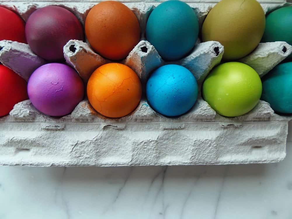 Πόσο χρόνο κρατάνε τα κόκκινα Πασχαλινά αυγά;