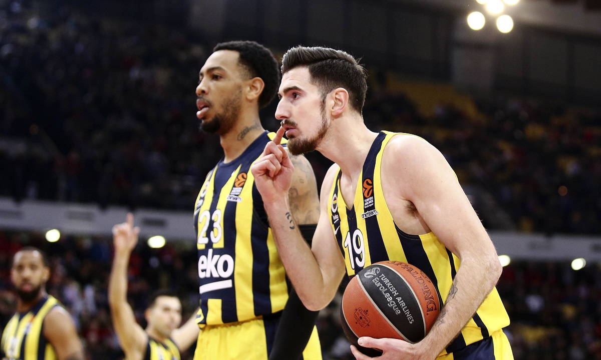 Κορονοϊός: Ο Ντε Κολό προτείνει σειρές για την καραντίνα (pic)