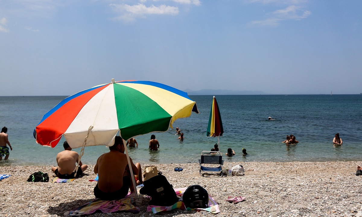 Bild: «Διακοπές στην Ελλάδα – Είναι σχεδόν ακίνδυνη για κορονοϊό»