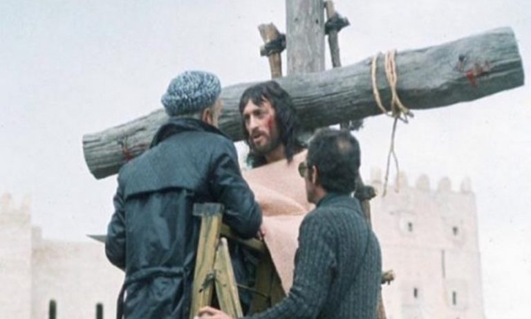 Ιησούς από τη Ναζαρέτ: Η ιστορία πίσω από τη σκηνή του Σταυρού