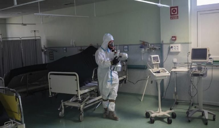 Κορονοϊός: Για πρώτη φορά περισσότεροι οι ιαθέντες από τα νέα κρούσματα την Ισπανία