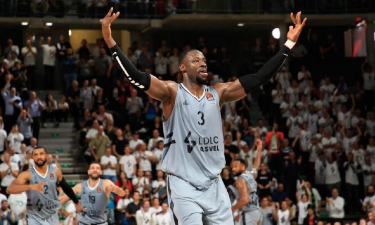 Τόνι Τζεκίρι: Περιζήτητος γαμπρός (vids)