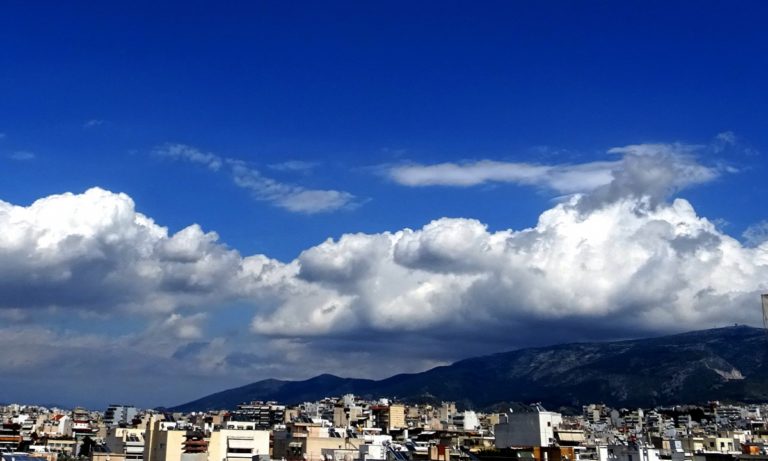 Καιρός 5/5: Γενικά αίθριος με μεμονωμένες καταιγίδες