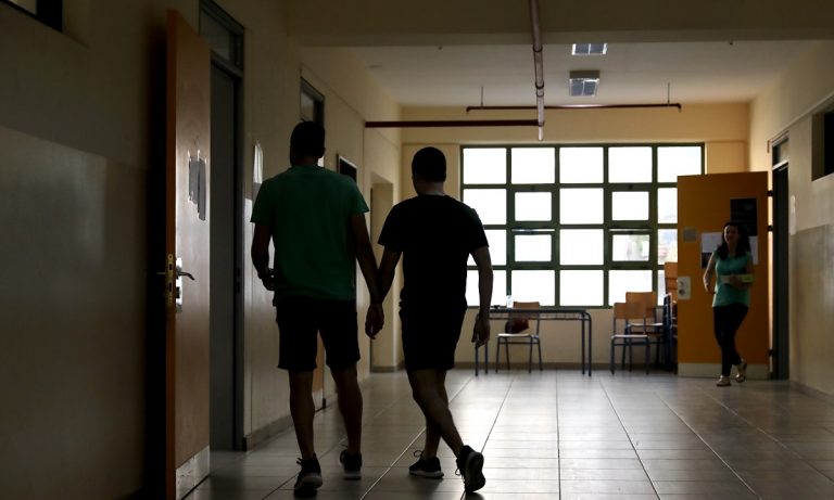 Κορονοϊός: Τι θα γίνει αν υπάρξει κρούσμα σε σχολείο;