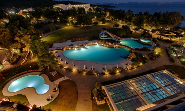 Κόντρα εργαζομένων στο Πόρτο Καρράς του Σαββίδη!