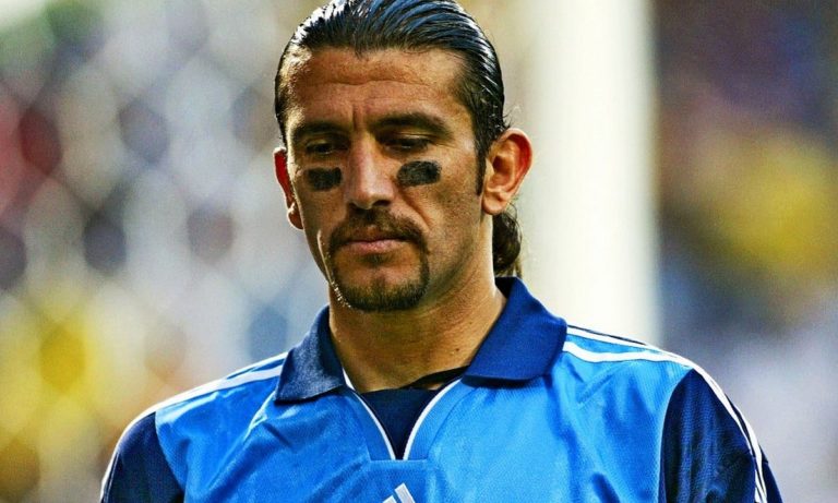 Κορονοϊός – Ρουστού: «Το δέρμα του είχε γίνει γκρι, δίνει μάχη ζωής»