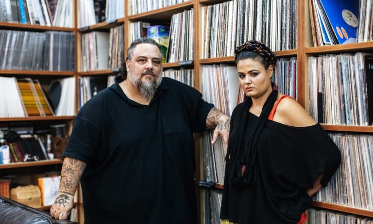 Active Member: «Απ’ το μπαλκόνι μου» (vid)