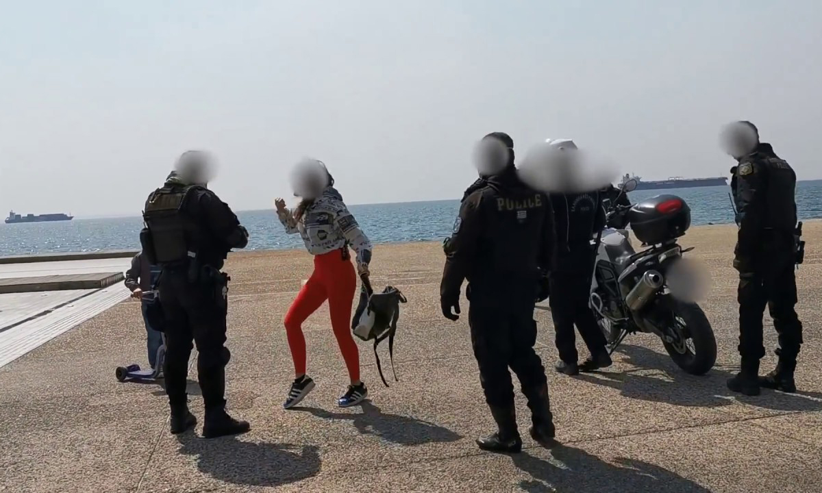 Θεσσαλονίκη: Νέο επεισόδιο της παρουσιάστριας με την αστυνομία (vid)