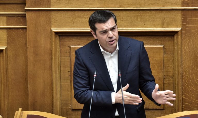 Στα «κάγκελα» ο Τσίπρας: «Δίνετε λεφτά στα ΜΜΕ, τα παίρνετε πίσω σε προπαγάνδα»