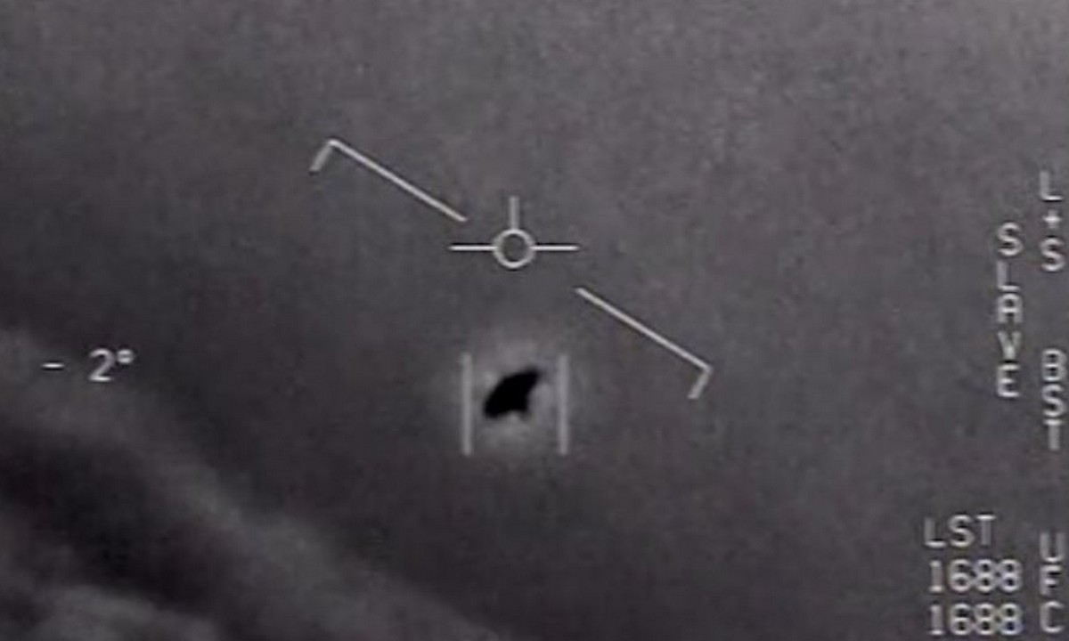 Τρία βίντεο από «αερομαχίες» μαχητικών και UFO με τη «βούλα» του αμερικανικού Πενταγώνου