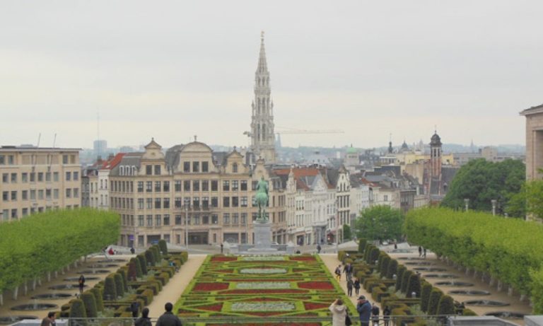 Κορονοϊός – Βέλγιο: Φυλακή σε όσους φτύνουν ή βήχουν σε αστυνομικούς (vid)