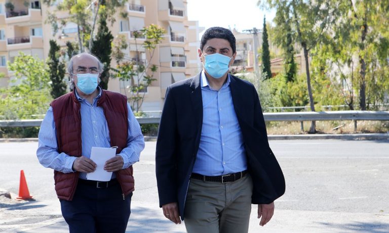 Αυγενάκης: Συμβολική δωρεά στους εργαζομένους της ΓΓΑ