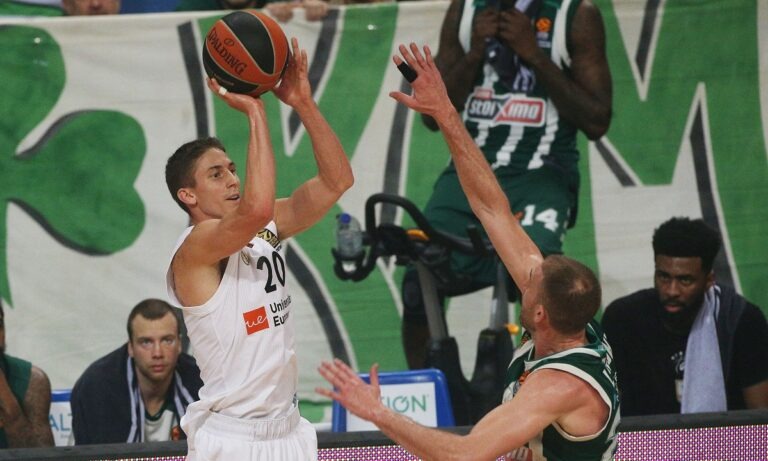 Κάρολ: Ανανέωσε για ακόμα ένα χρόνο με την Ρέαλ