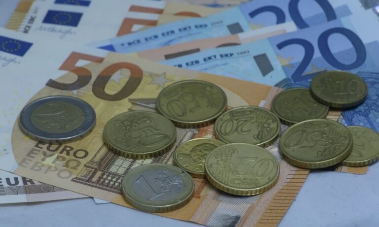 ΟΑΕΔ: Τα επιδόματα που θα δοθούν στους ανέργους και εποχικά απασχολούμενους – Πότε καταβάλλονται