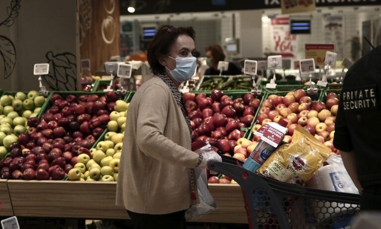 Κορονοϊός: Έκρηξη ανατιμήσεων σε υπηρεσίες και προϊόντα (vid)