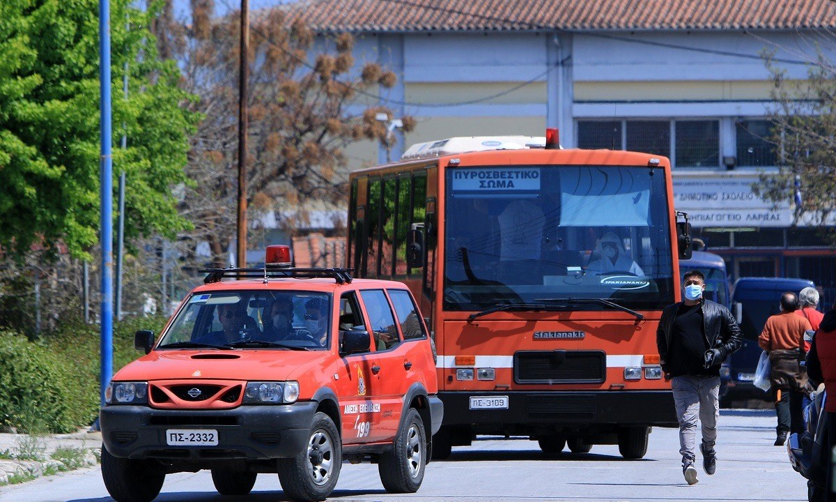 Ένταση και φωτιές στον οικισμό Ρομά στη Λάρισα!