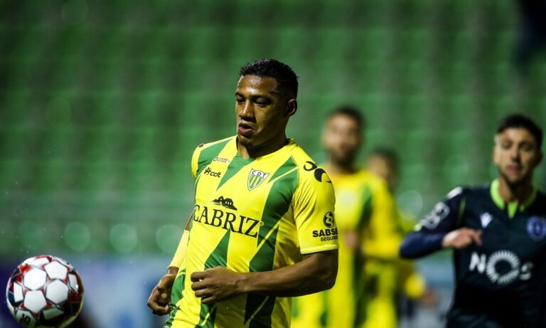 Μουφί: «Μου έκανε πρόταση ο Ολυμπιακός»