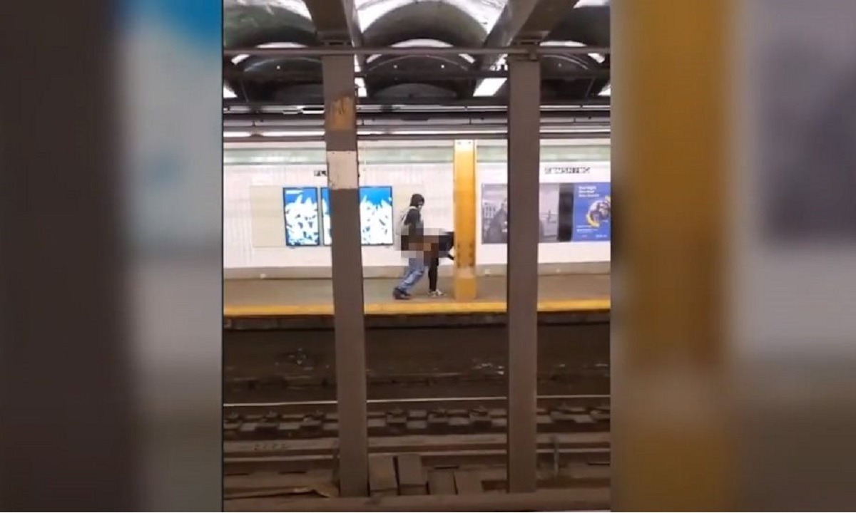 Νέα Υόρκη: Ασυγκράτητο ζευγάρι έδωσε... ρεσιτάλ σε σταθμό του μετρό (vid)