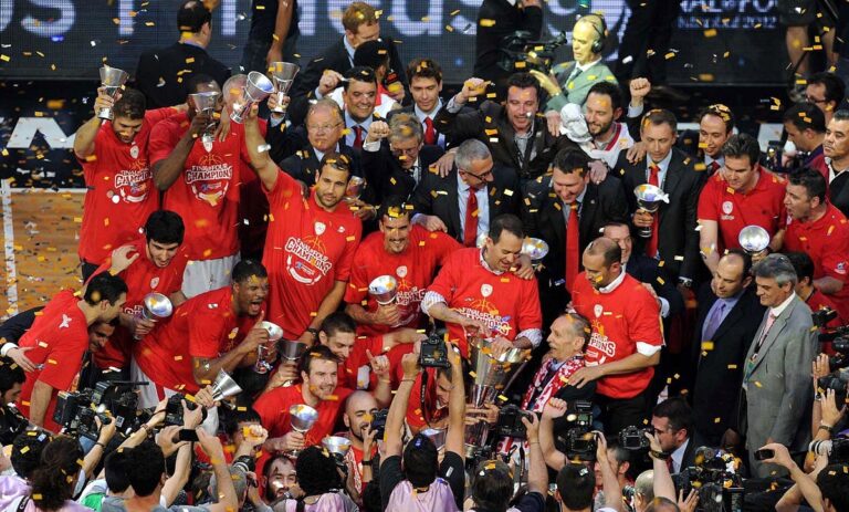 ΤΣΣΚΑ Μόσχας - Ολυμπιακός 61-62: Σε μια από τις επικότερες στην ιστορία του ευρωπαϊκού μπάσκετ κατακτώντας τη Euroleague για 2η φορά.