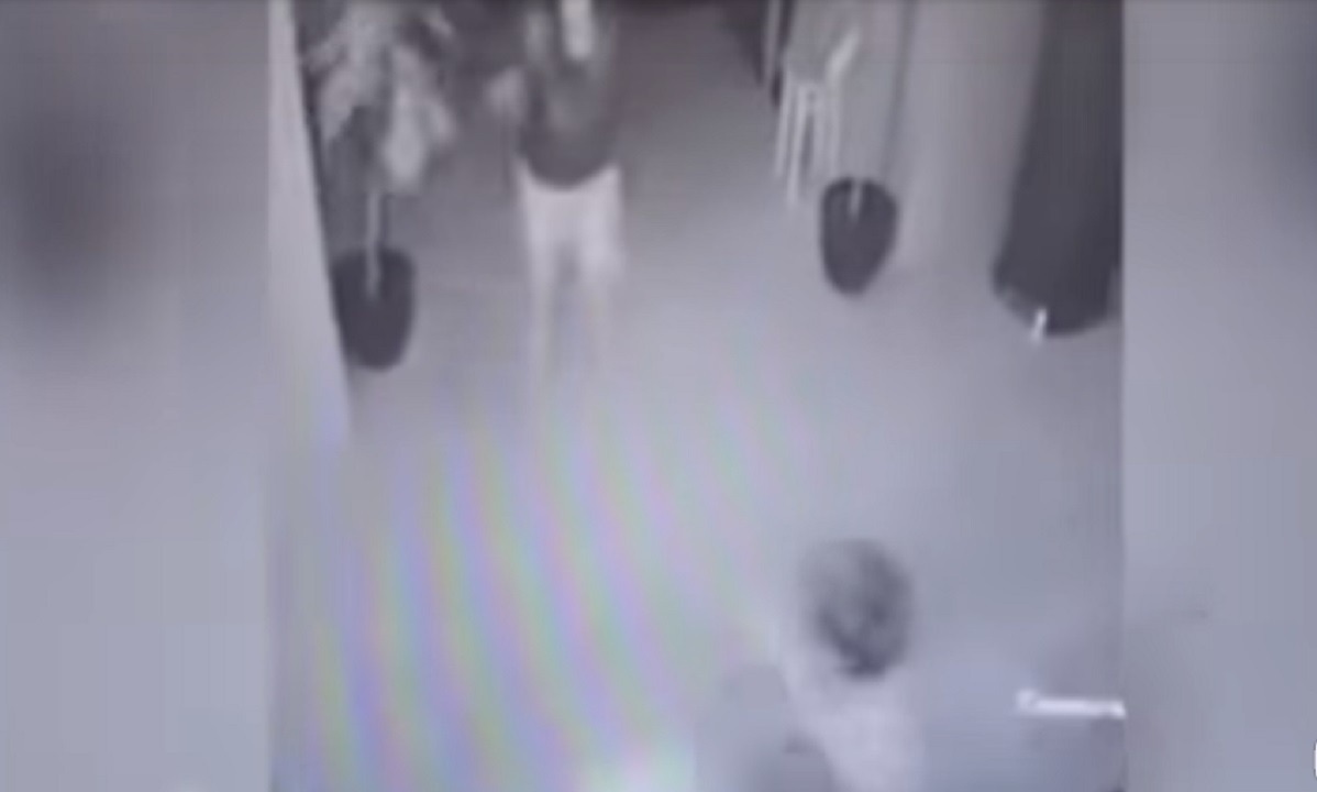 Ρουμανία: Βίντεο σοκ, μητέρα πετάει το νεογέννητο μωρό της σε καβγά με τον σύζυγό της! (vid)