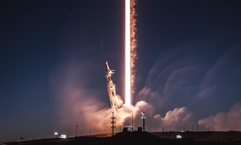 SpaceX: Εκτοξεύτηκε η επανδρωμένη αποστολή προς τον Διεθνή Διαστημικό Σταθμό