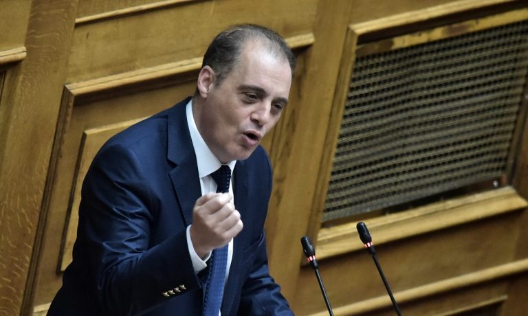 Νέα επίθεση Βελόπουλου κατά Τσιόδρα: «Είναι ένα παιδάκι που παίρνει λεφτά από φαρμακοβιομηχανίες»