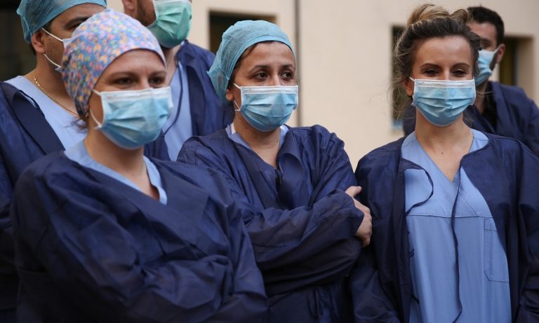 Αττικόν: Θετικοί στον κορονοϊό τρεις γιατροί της πνευμονολογικής πτέρυγας