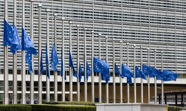 Ρίχνει λεφτά στην αγορά η Κομισιόν – Τόσα παίρνει η Ελλάδα!