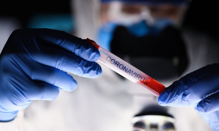 Αμερική – Κίνα: Οι Κυβερνήσεις τσακώνονται, αλλά οι γιατροί συνεργάζονται (vid)