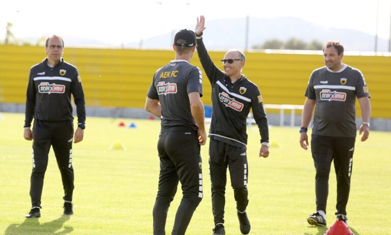 Ντ’ Ουρμπάνο: «Χαρούμενος που οι παίκτες της ΑΕΚ δεν τα παράτησαν στην καραντίνα» (vid)