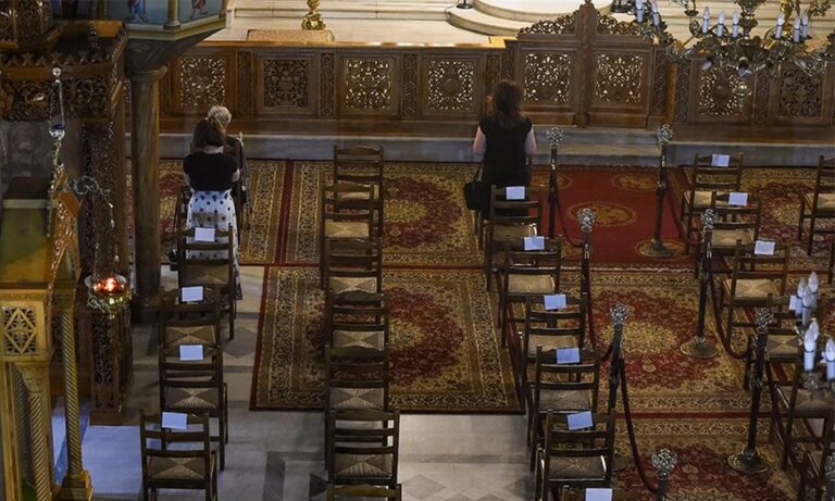Εκκλησίες: Ανοίγουν με αποστάσεις, αντισηπτικά και διπλές λειτουργίες