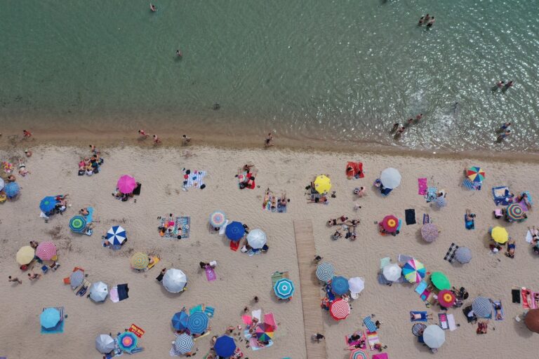 Καιρός: Ανεβαίνει η θερμοκρασία – Περιμένουμε καύσωνα το Σαββατοκύριακο