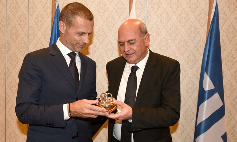 FIFA – UEFA:  «Καμπανάκι» σε Γραμμένο, ΕΠΟ