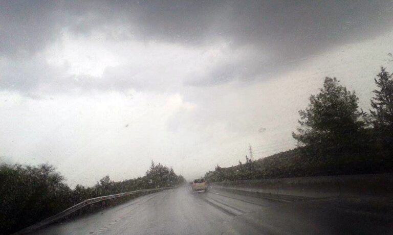 Καιρός 30/5: Μεμονωμένες καταιγίδες και μικρή άνοδος της θερμοκρασίας