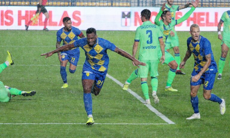 Επίσημο: Τέλος ο Μαρσιάλ από τον Παναιτωλικό