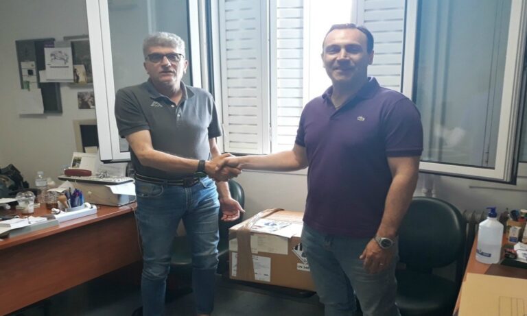 ΟΔΚΕ: Παρέδωσε ειδική συσκευή αναπνευστήρα στο Υπουργείο Υγείας