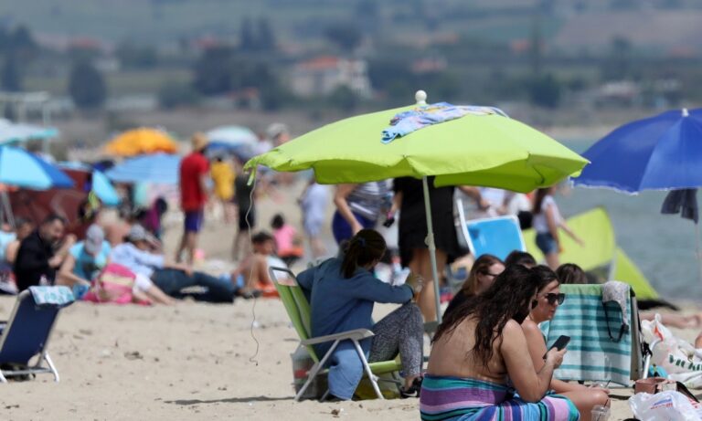 Άρση μέτρων: Μεγάλη ανησυχία για τις παραλίες ενόψει Σαββατοκύριακου