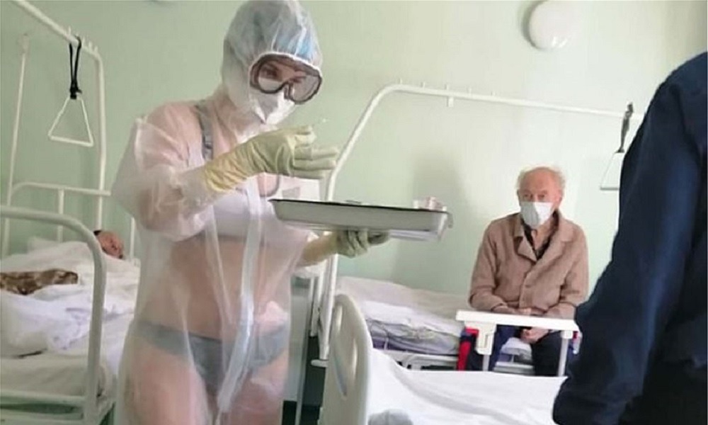 Νέα φωτογραφία για τη Ρωσίδα νοσηλεύτρια που εμφανίστηκε με τα εσώρουχα (pic)