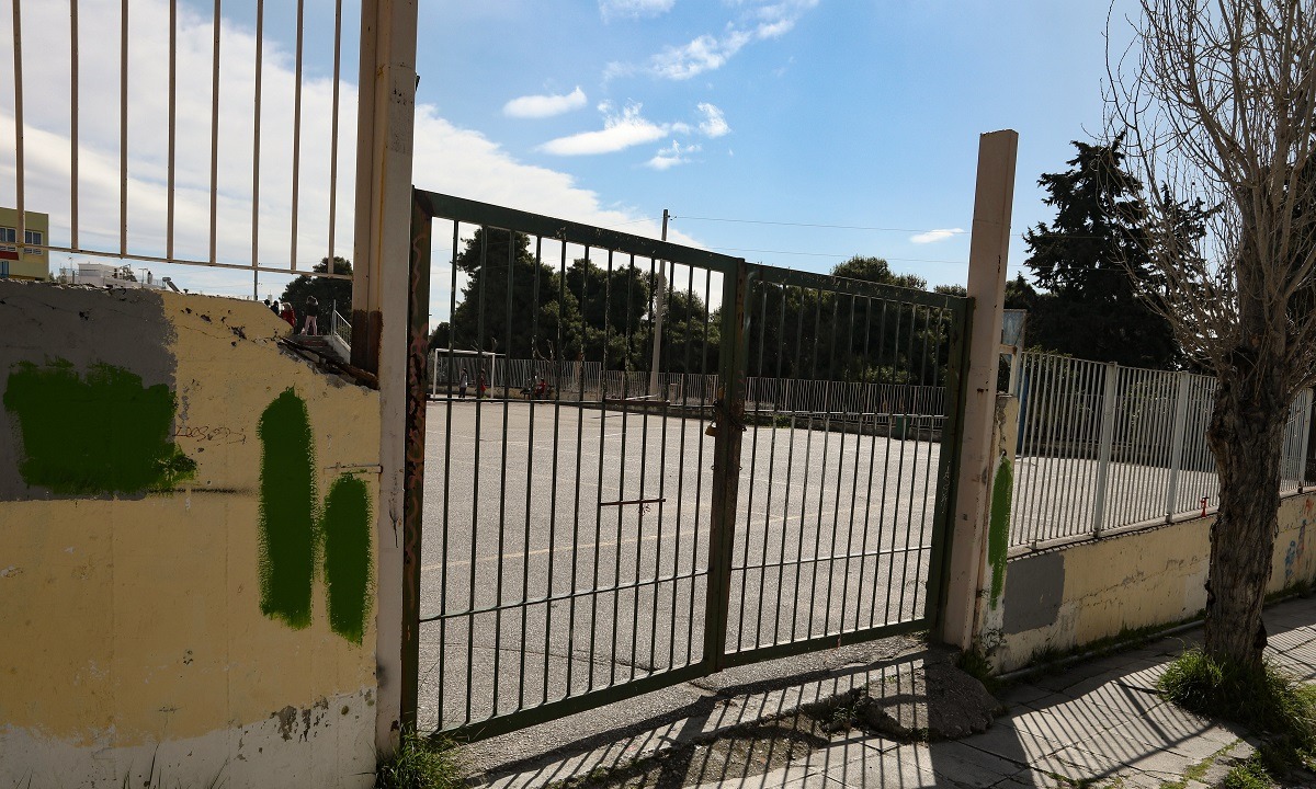 Κορονοϊός: Έξι σχολεία αναστέλλουν τη λειτουργία τους