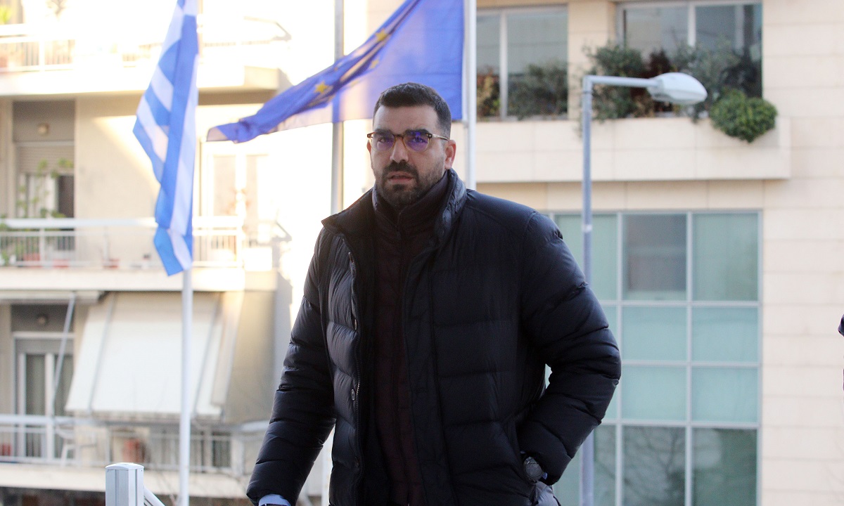 «Κλαίει» το Twitter με τα ελληνικά του Κωνσταντινέα