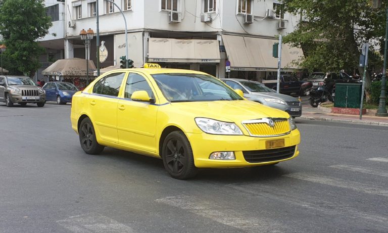 Κορονοϊός: Με διαχωριστικό προστασίας τα ταξί