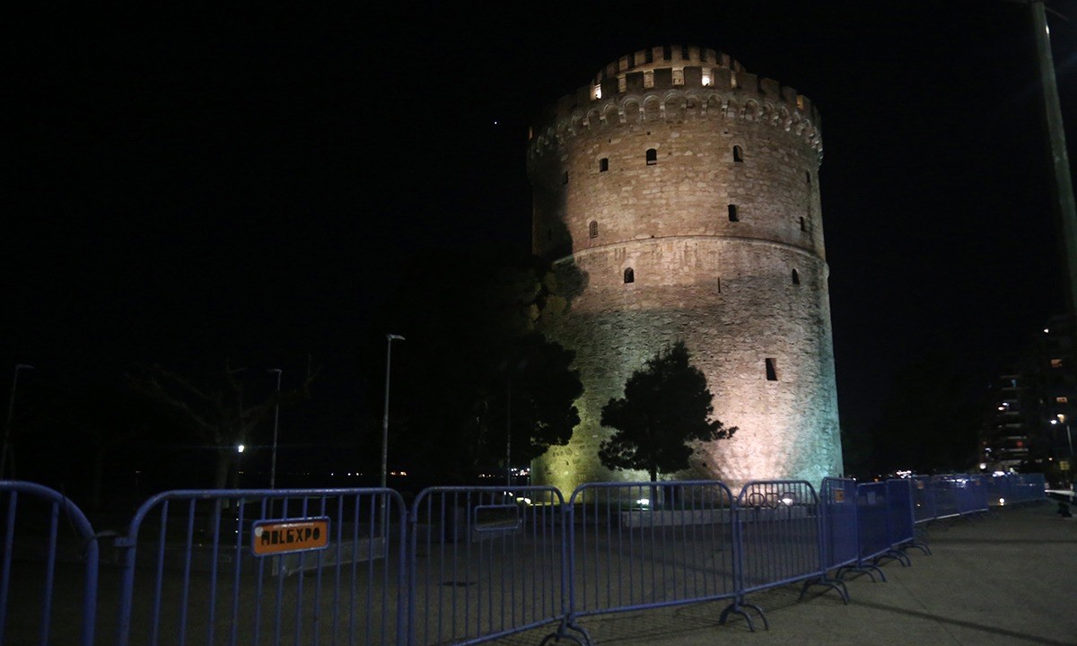 Θεσσαλονίκη: Νέα τάση τα πάρτι στο δρόμο (vid)