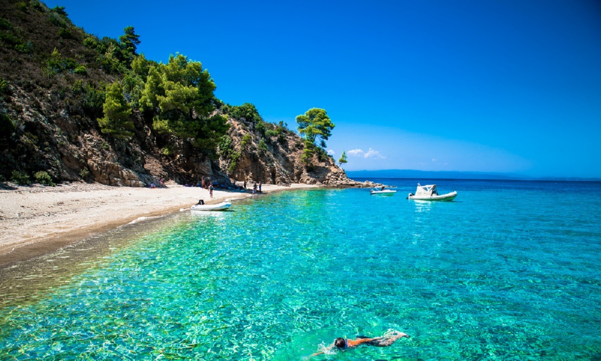Χαλκιδική – Παραλίες: Πρώτες σε Γαλάζιες σημαίες στην Ελλάδα!