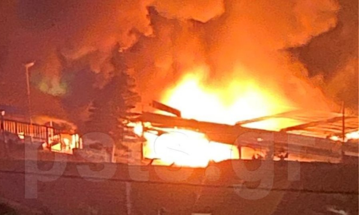 Πειραιάς: Συναγερμός με φωτιά στο Μικρολίμανο!