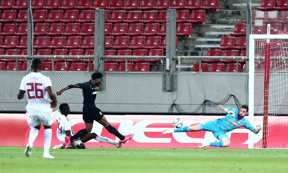 Ο Μπράουν Ιντέγε για την απόδοσή του στο «Γ. Καραϊσκάκης»