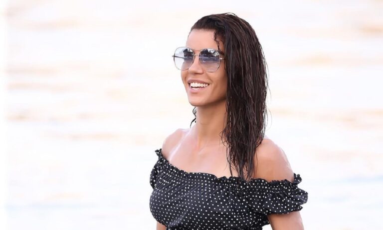 Ειρήνη Παπαδοπούλου: Με μαγιό, αλλά χωρίς τον Πασχαλάκη τρέλανε τη Μύκονο (vid)