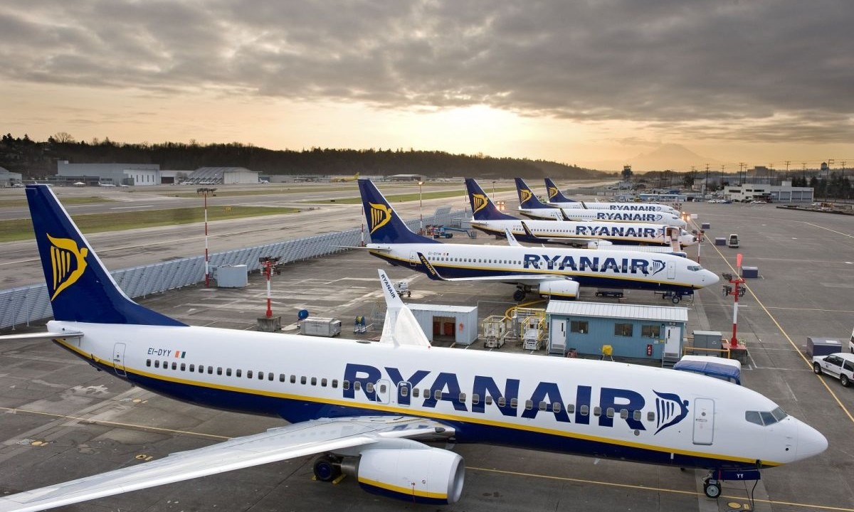 Ryanair: Μεγάλη πτώση στις τιμές των εισιτηρίων